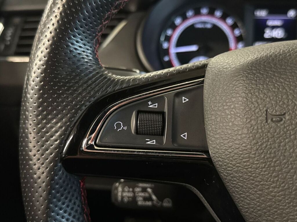 Skoda Octavia 2017 Musta