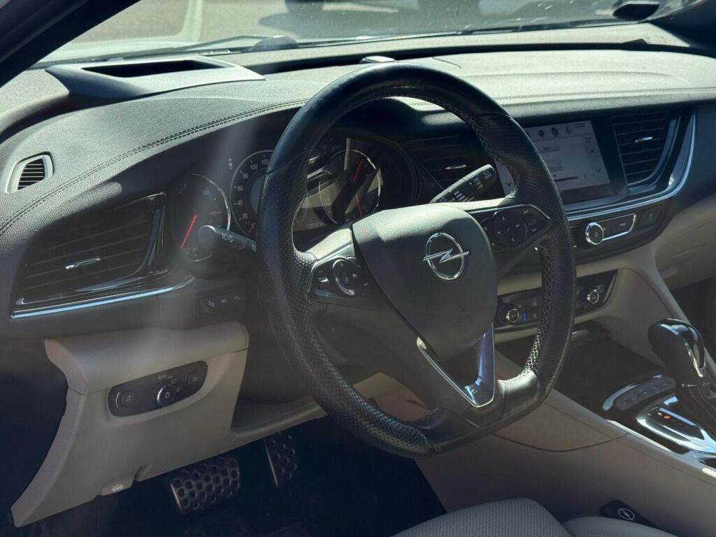 Opel Insignia 2018 Valkoinen