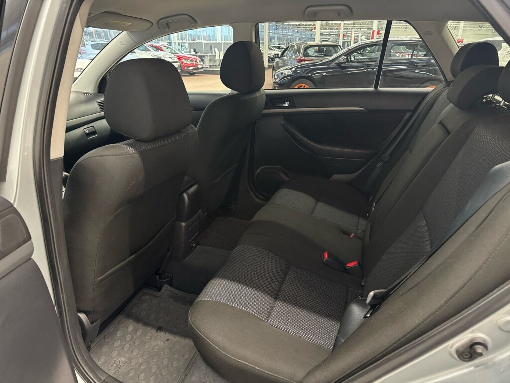 Toyota Avensis 2008 Hopea