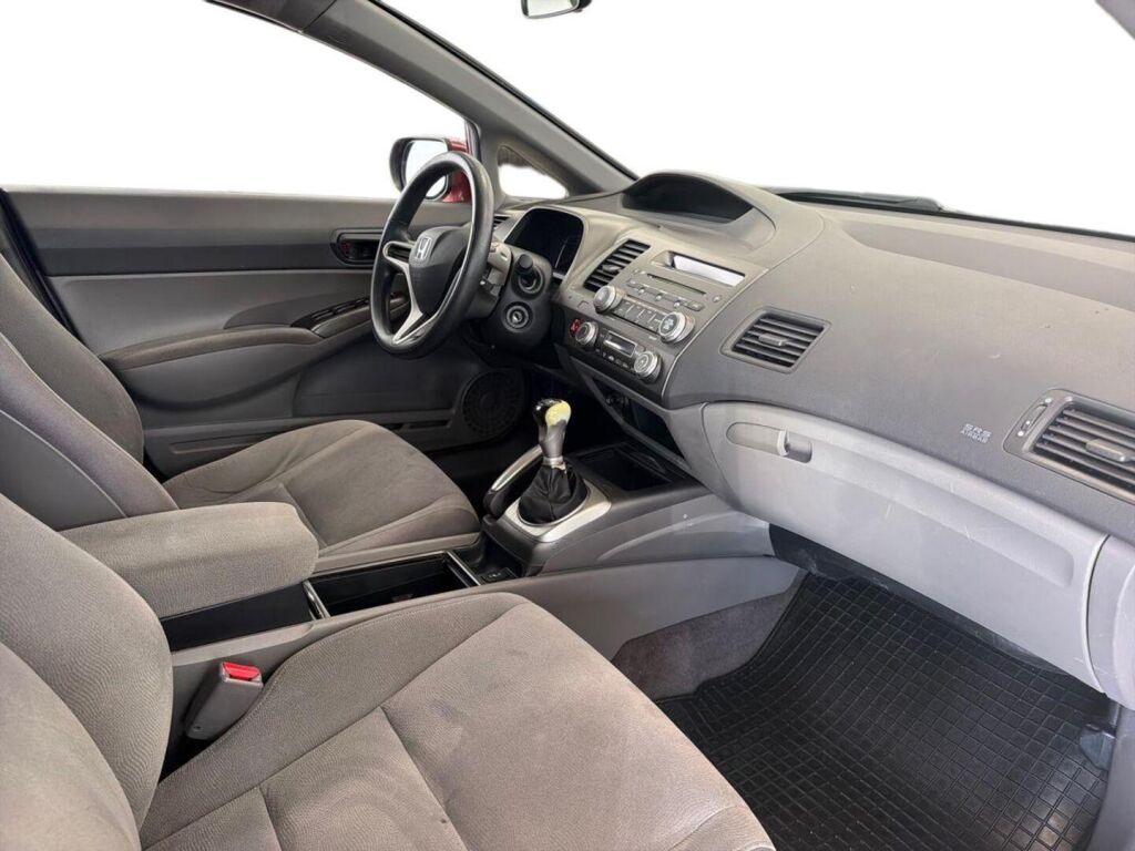 Honda Civic 2007 Punainen