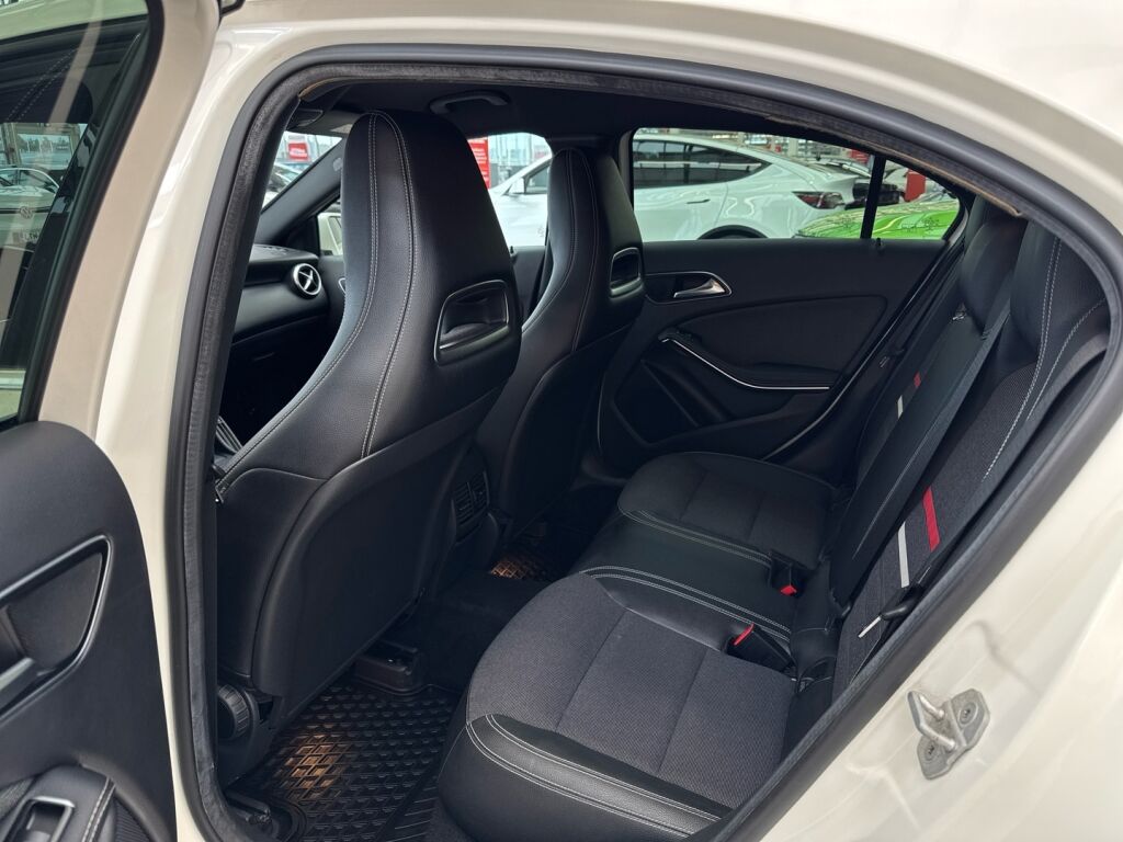 Mercedes-Benz A 2014 Valkoinen