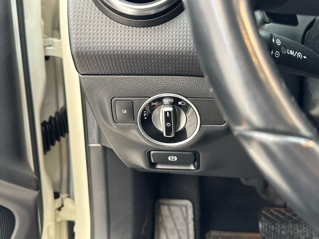 Mercedes-Benz A 2014 Valkoinen