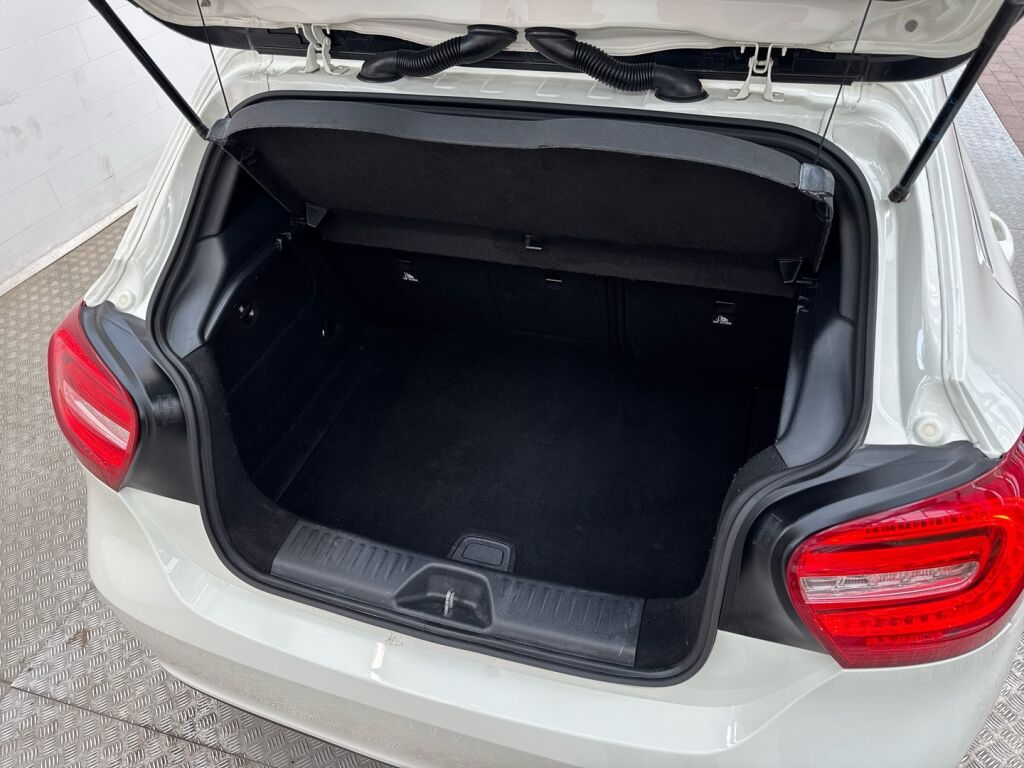 Mercedes-Benz A 2014 Valkoinen