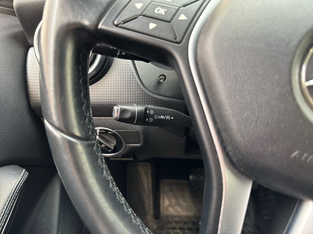 Mercedes-Benz A 2014 Valkoinen