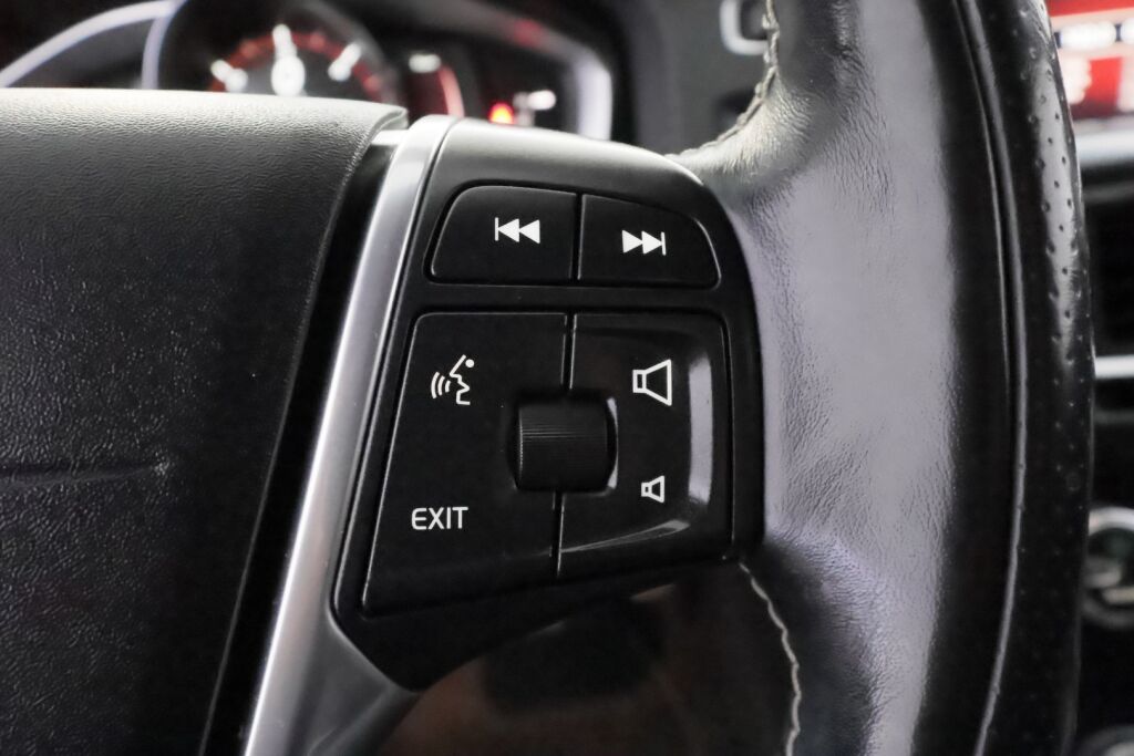 Volvo V60 2018 Sininen