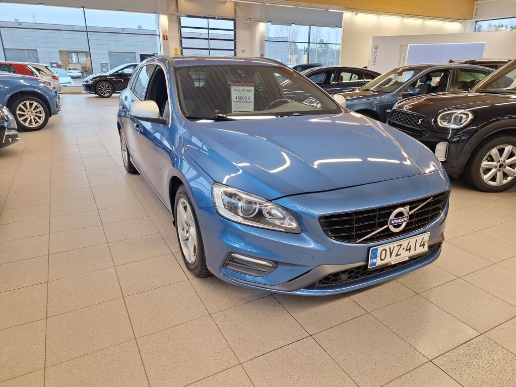 Volvo V60 2018 Sininen