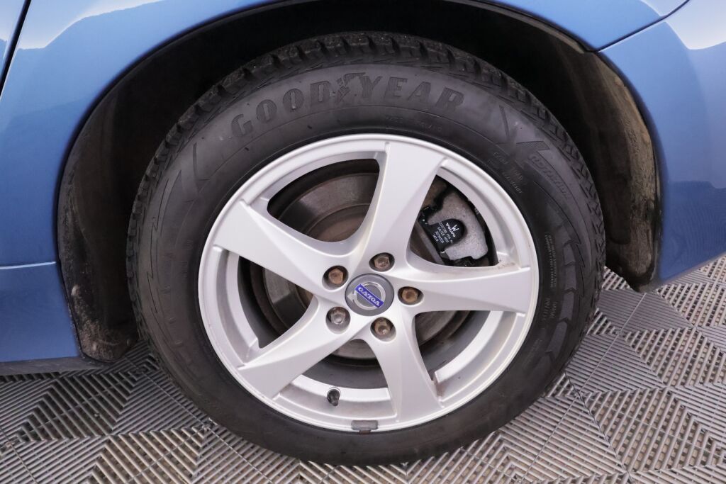 Volvo V60 2018 Sininen