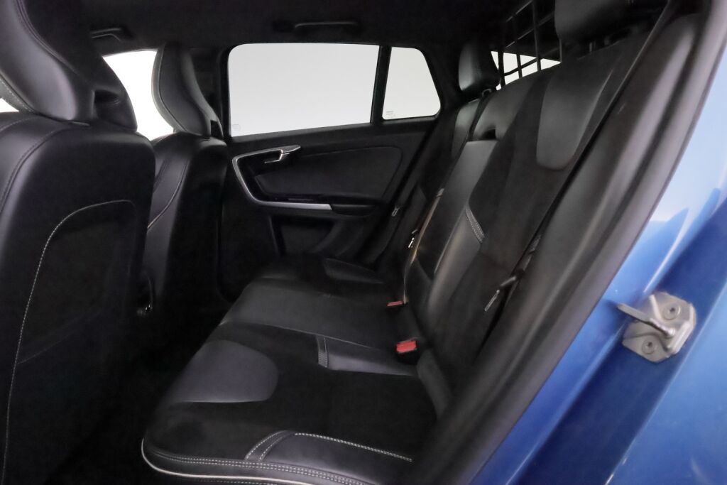 Volvo V60 2018 Sininen