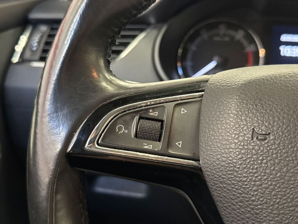 Skoda Octavia 2017 Ruskea (beige)