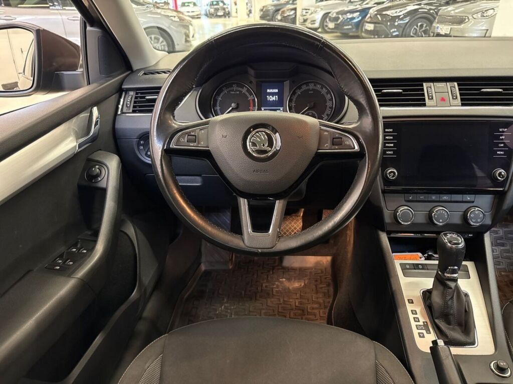 Skoda Octavia 2017 Ruskea (beige)