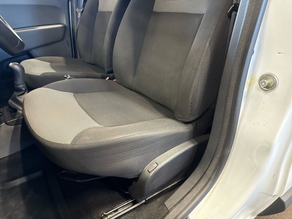 Dacia Dokker Van 2017 Valkoinen