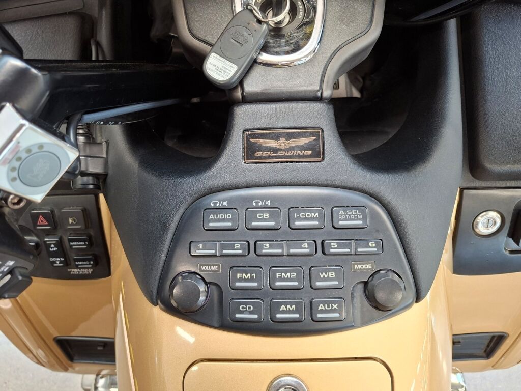 Honda GL 2006 Keltainen