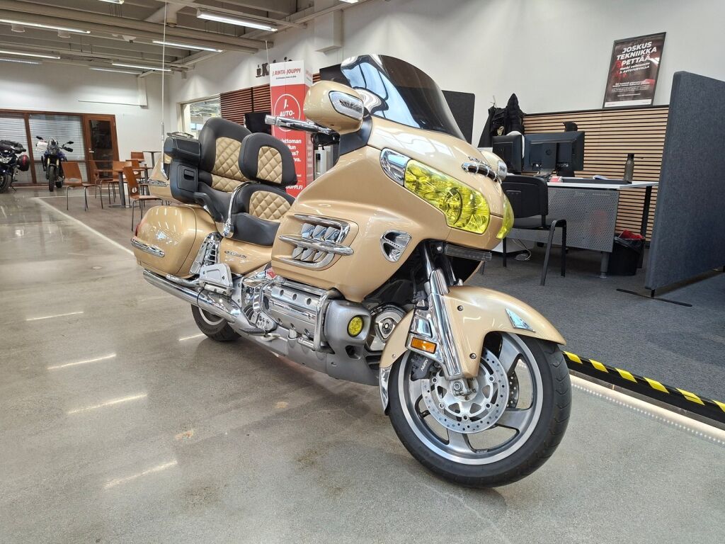 Honda GL 2006 Keltainen