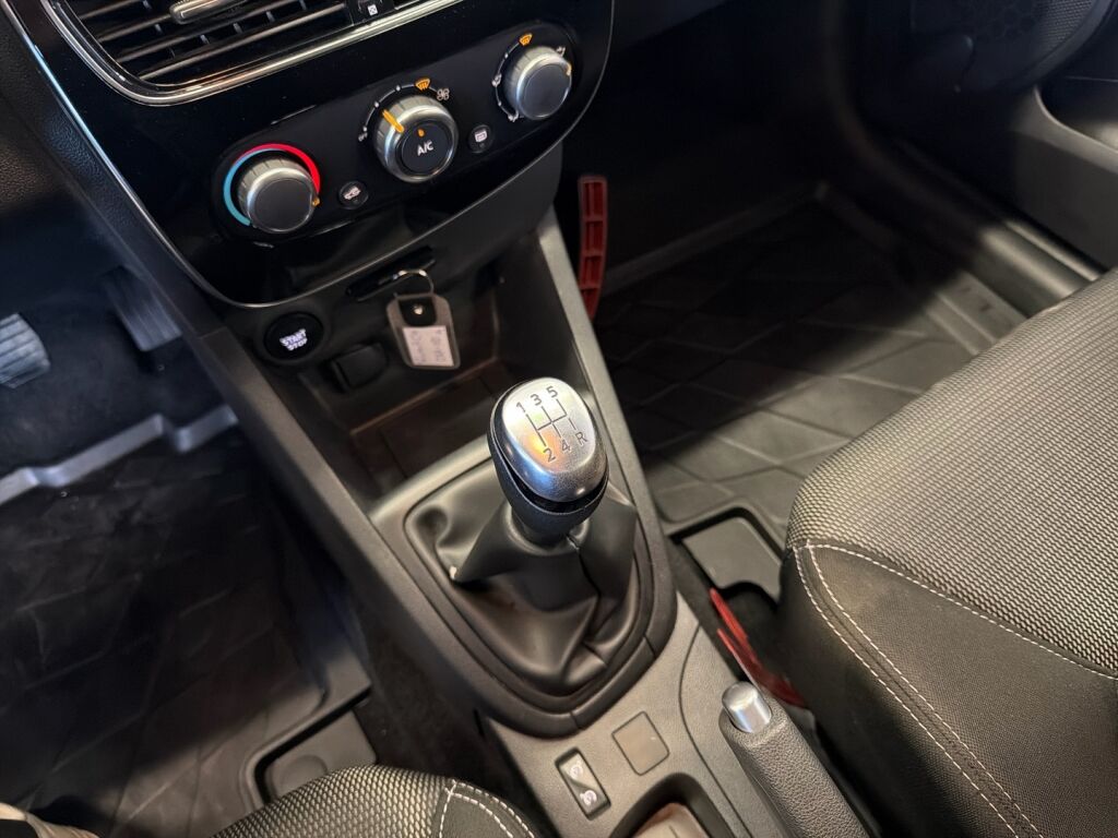 Renault Clio 2017 Punainen