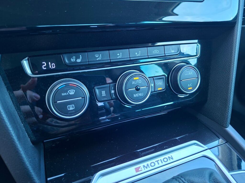 Volkswagen Passat 2015 Sininen