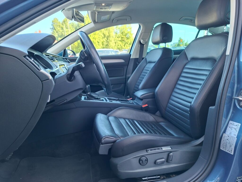 Volkswagen Passat 2015 Sininen