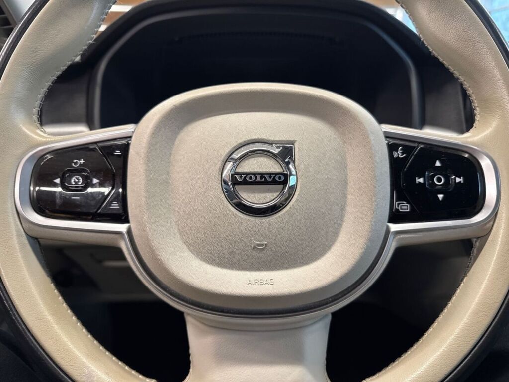 Volvo S90 2018 Musta