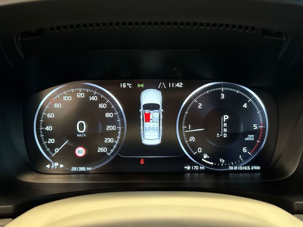 Volvo S90 2018 Musta