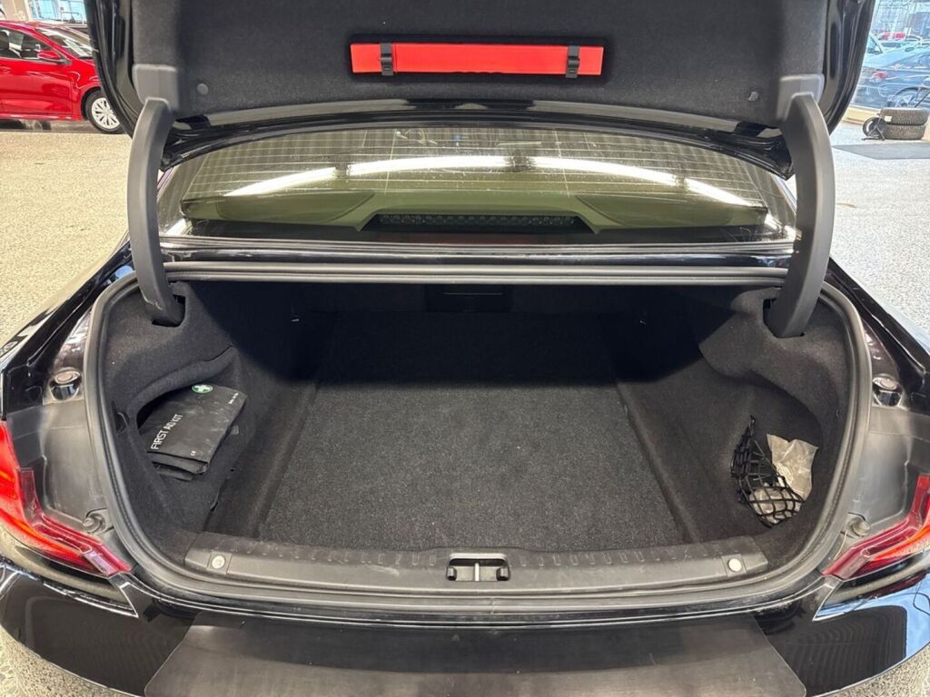 Volvo S90 2018 Musta