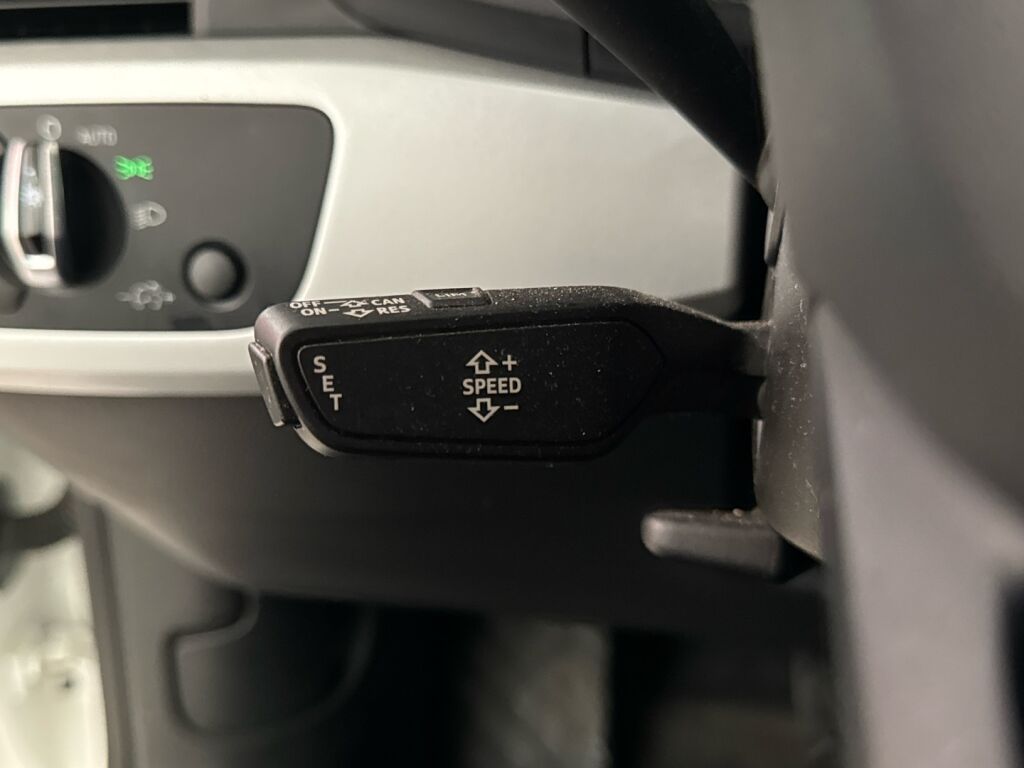 Audi A4 2018 Valkoinen