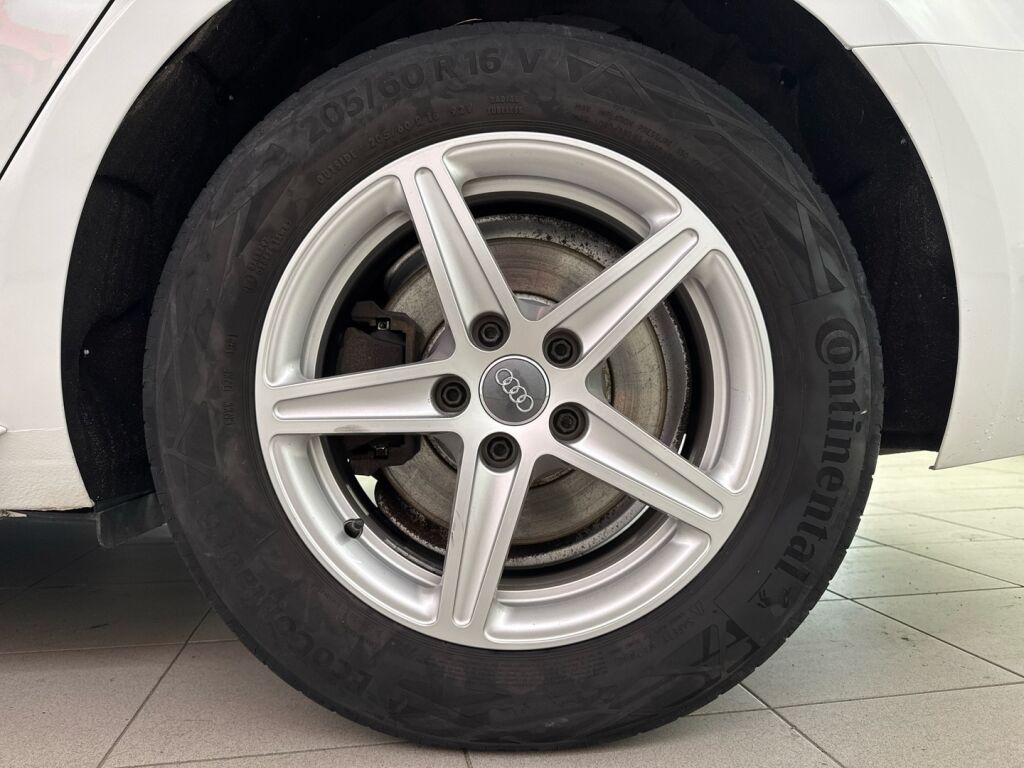 Audi A4 2018 Valkoinen