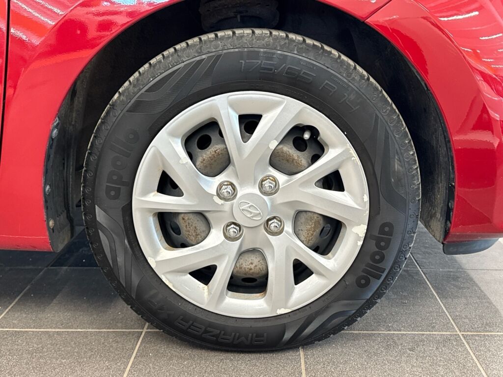 Hyundai i10 2017 Punainen