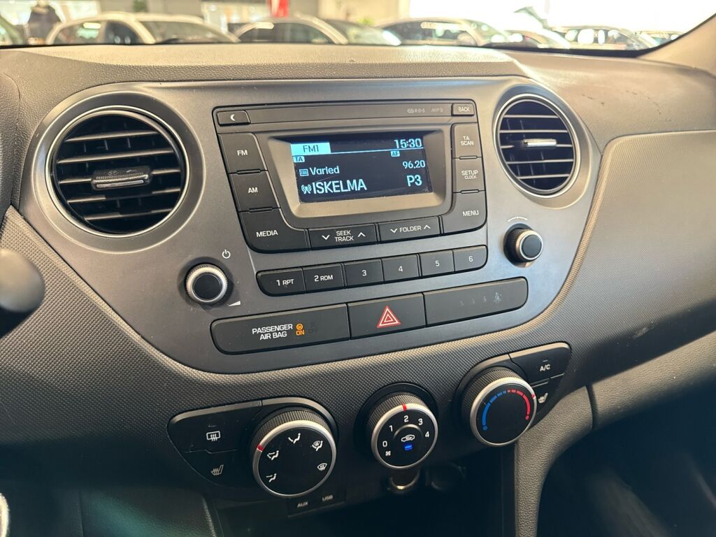 Hyundai i10 2017 Punainen