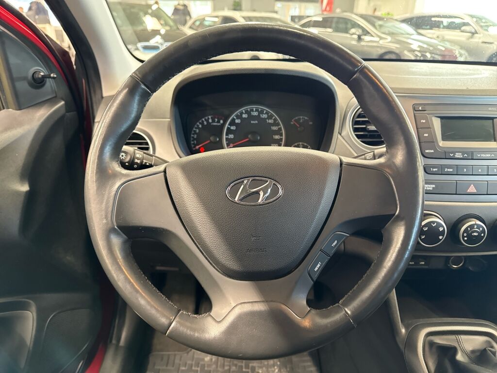 Hyundai i10 2017 Punainen