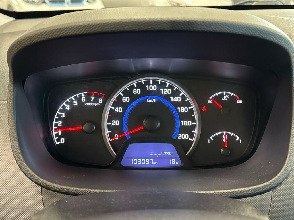 Hyundai i10 2017 Punainen