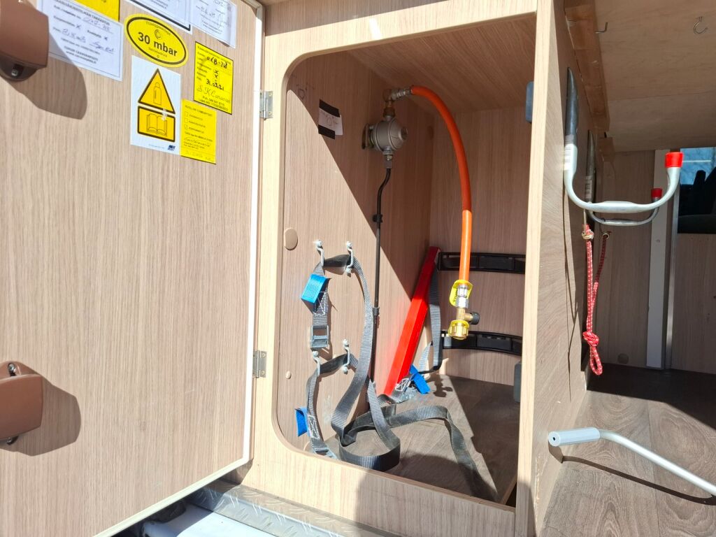 Pössl RoadCar VAN R 600 2018 Valkoinen