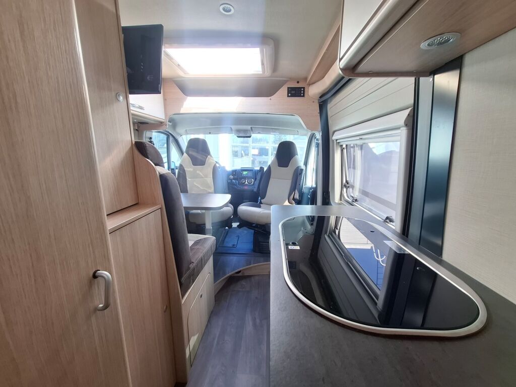 Pössl RoadCar VAN R 600 2018 Valkoinen