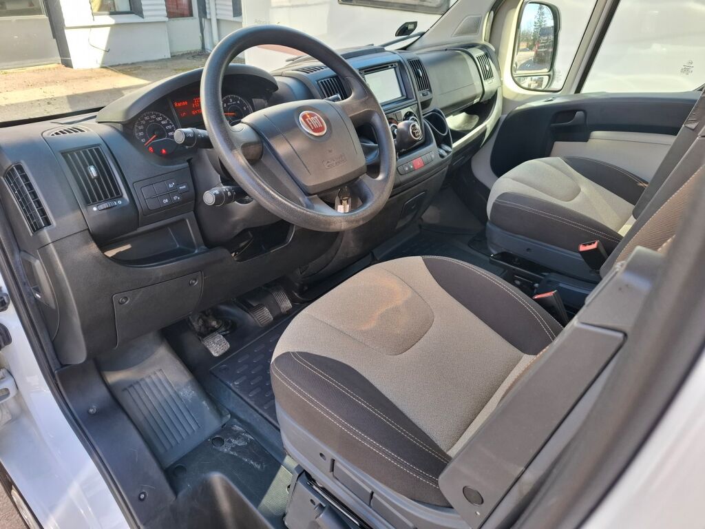 Pössl RoadCar VAN R 600 2018 Valkoinen