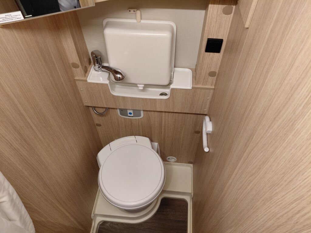 Pössl Roadcar 600 2018 Valkoinen