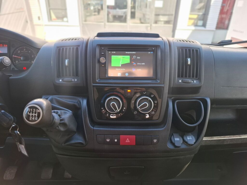 Pössl RoadCar VAN R 600 2018 Valkoinen