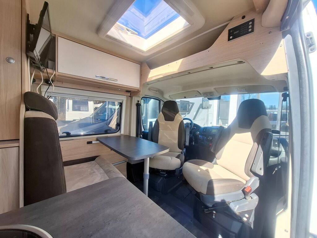 Pössl RoadCar VAN R 600 2018 Valkoinen