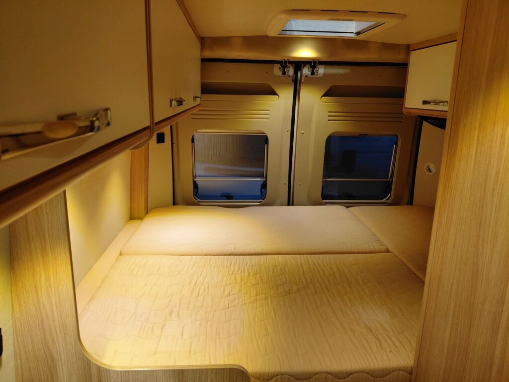 Pössl Roadcar 600 2018 Valkoinen