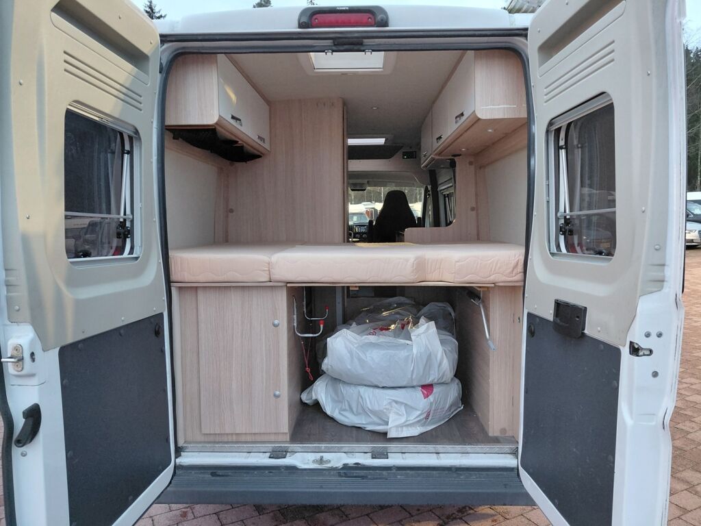 Pössl Roadcar 600 2018 Valkoinen