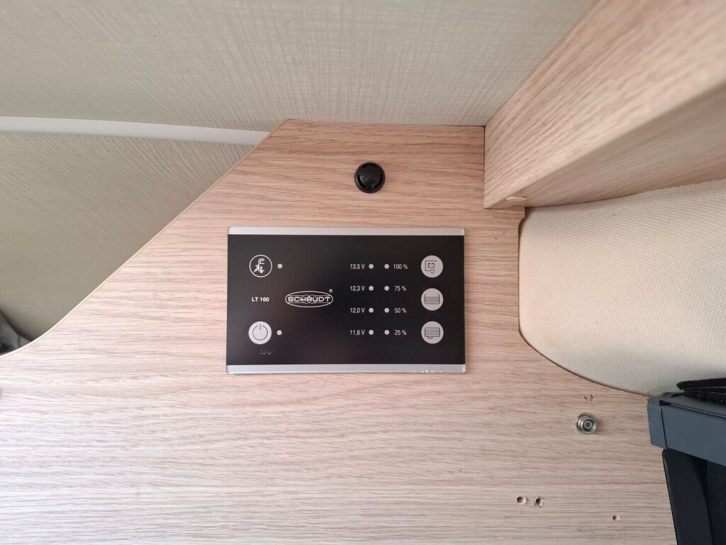 Pössl RoadCar VAN R 600 2018 Valkoinen