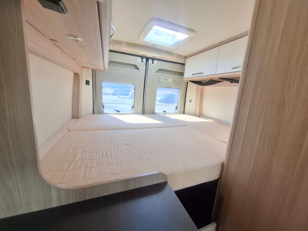 Pössl RoadCar VAN R 600 2018 Valkoinen