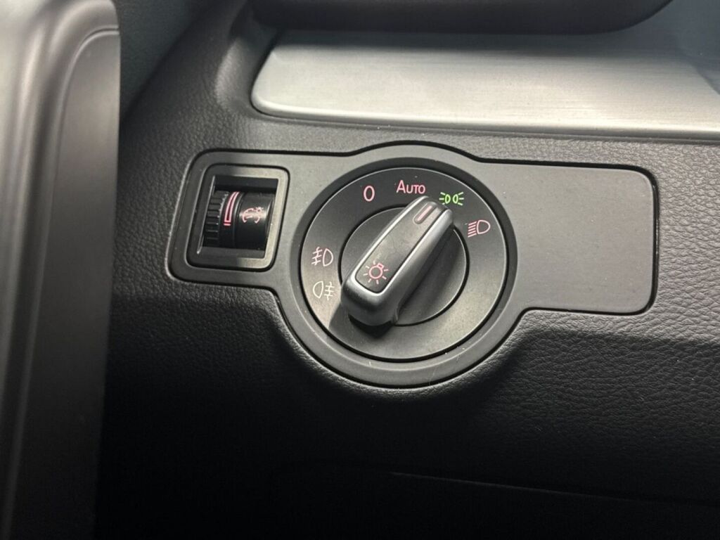 Volkswagen Passat 2012 Valkoinen