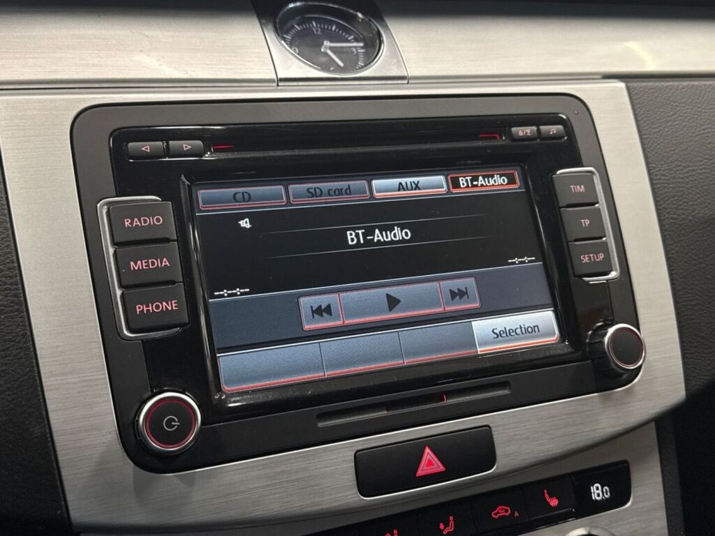 Volkswagen Passat 2012 Valkoinen