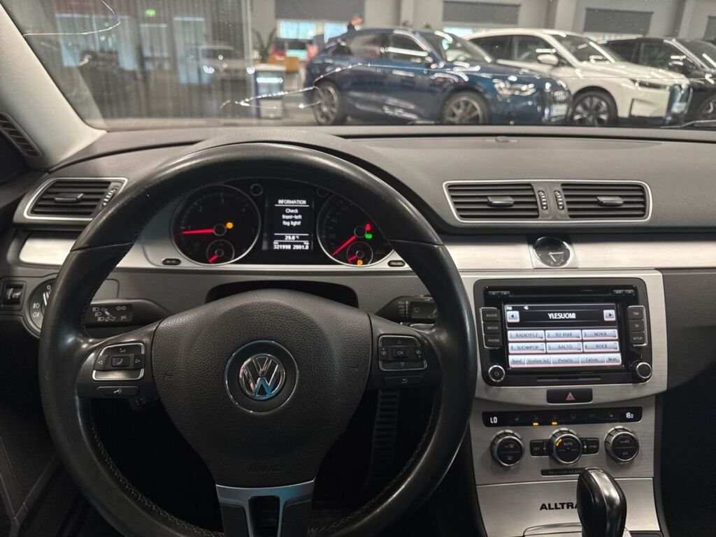 Volkswagen Passat 2012 Valkoinen