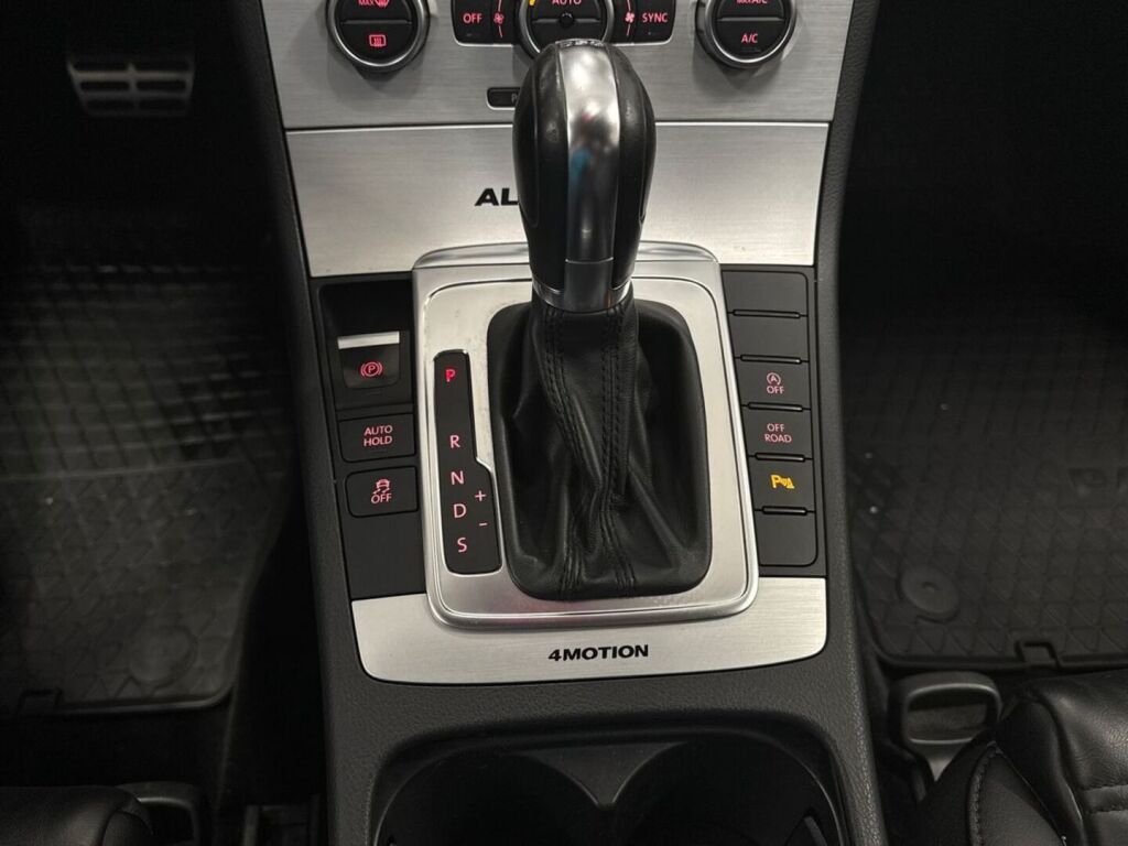 Volkswagen Passat 2012 Valkoinen
