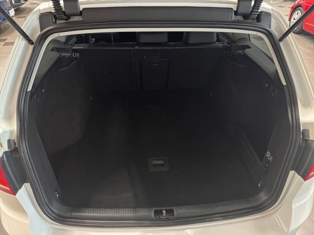 Volkswagen Passat 2012 Valkoinen