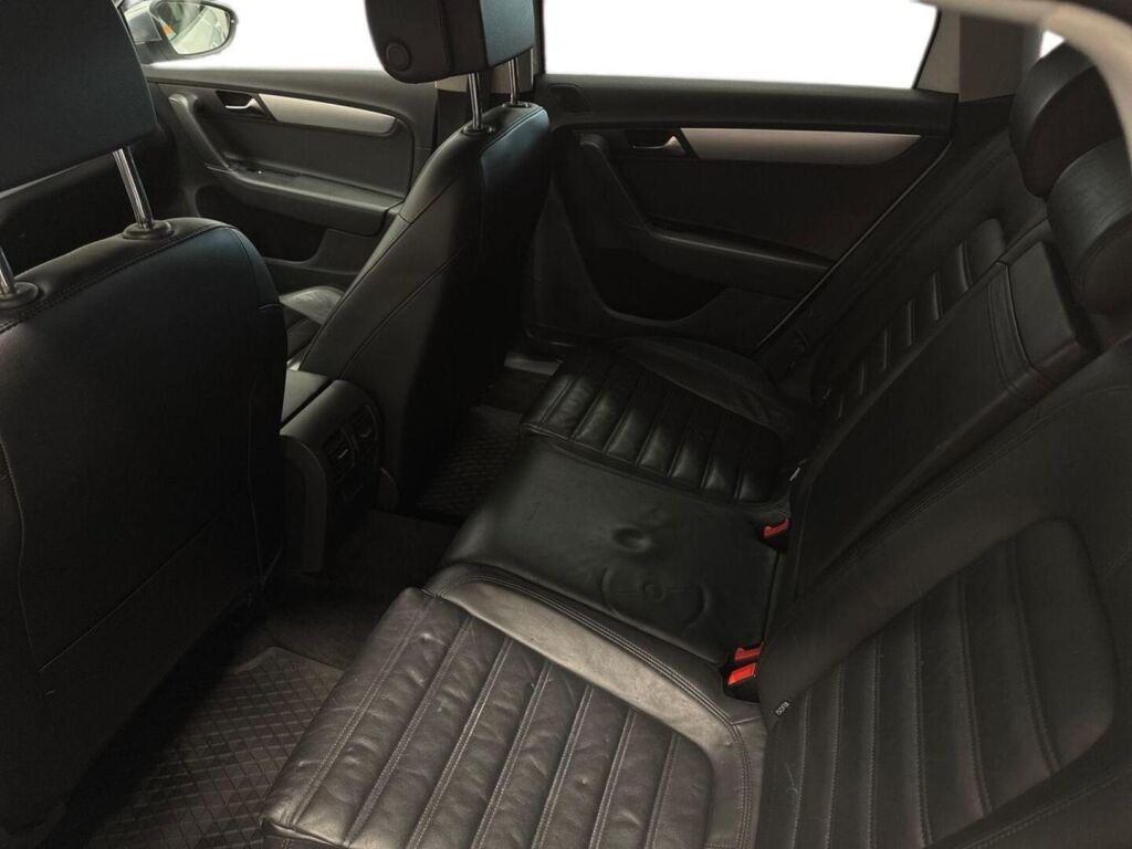 Volkswagen Passat 2012 Valkoinen