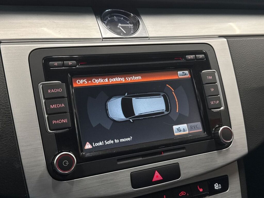 Volkswagen Passat 2012 Valkoinen