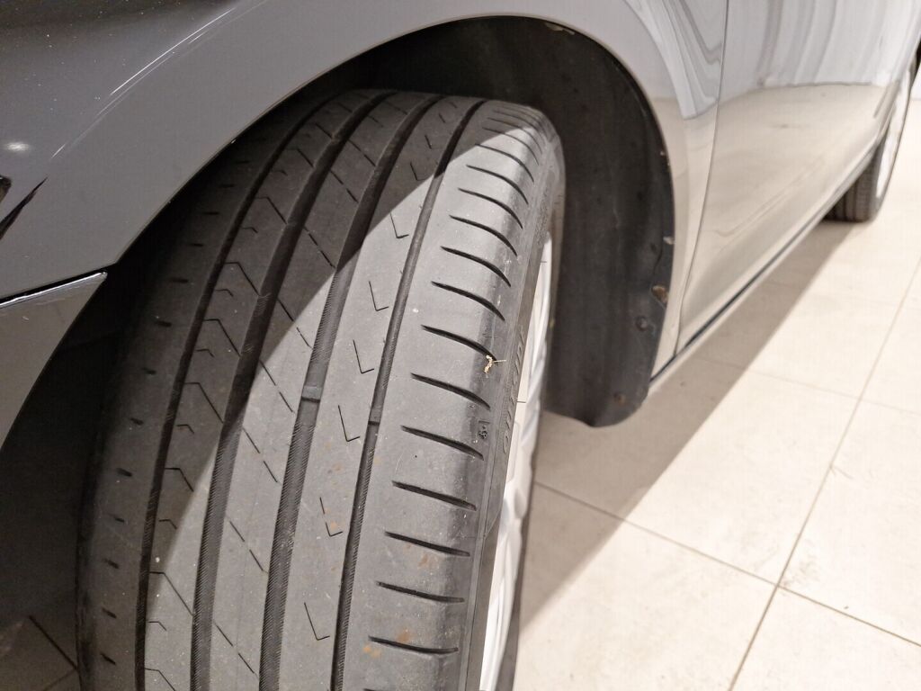 Volkswagen Golf 2010 Musta