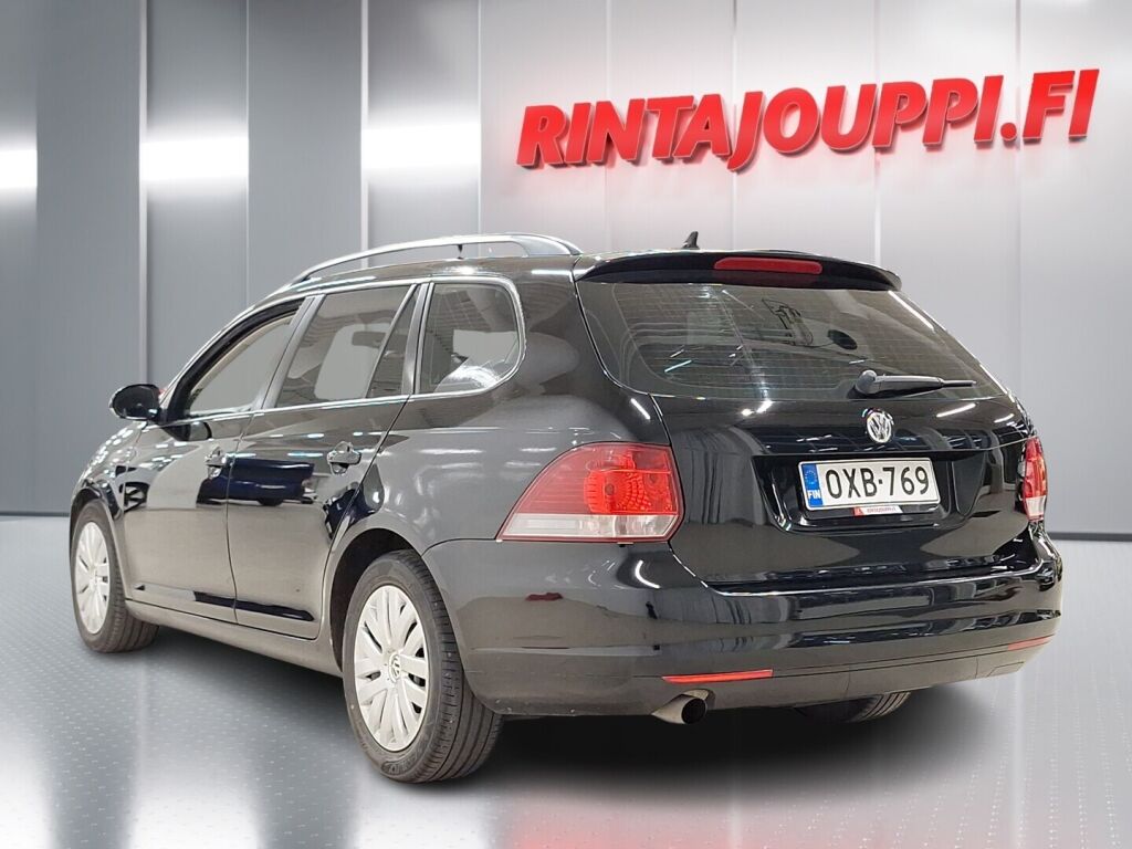 Volkswagen Golf 2010 Musta