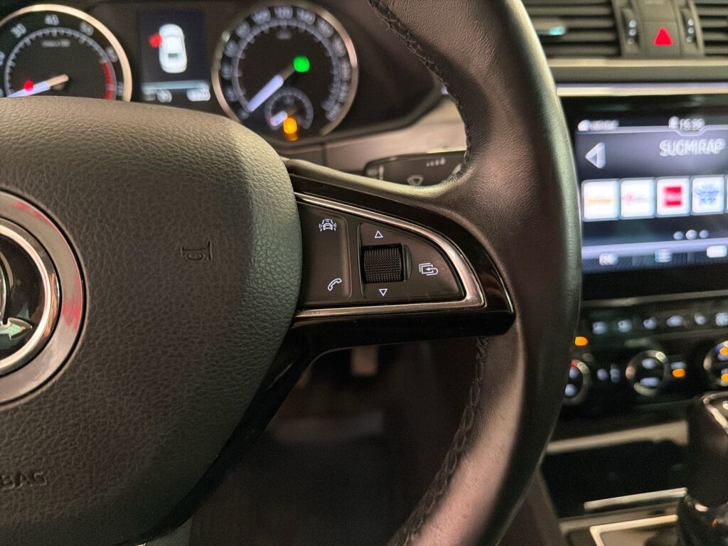 Skoda Superb 2018 Valkoinen