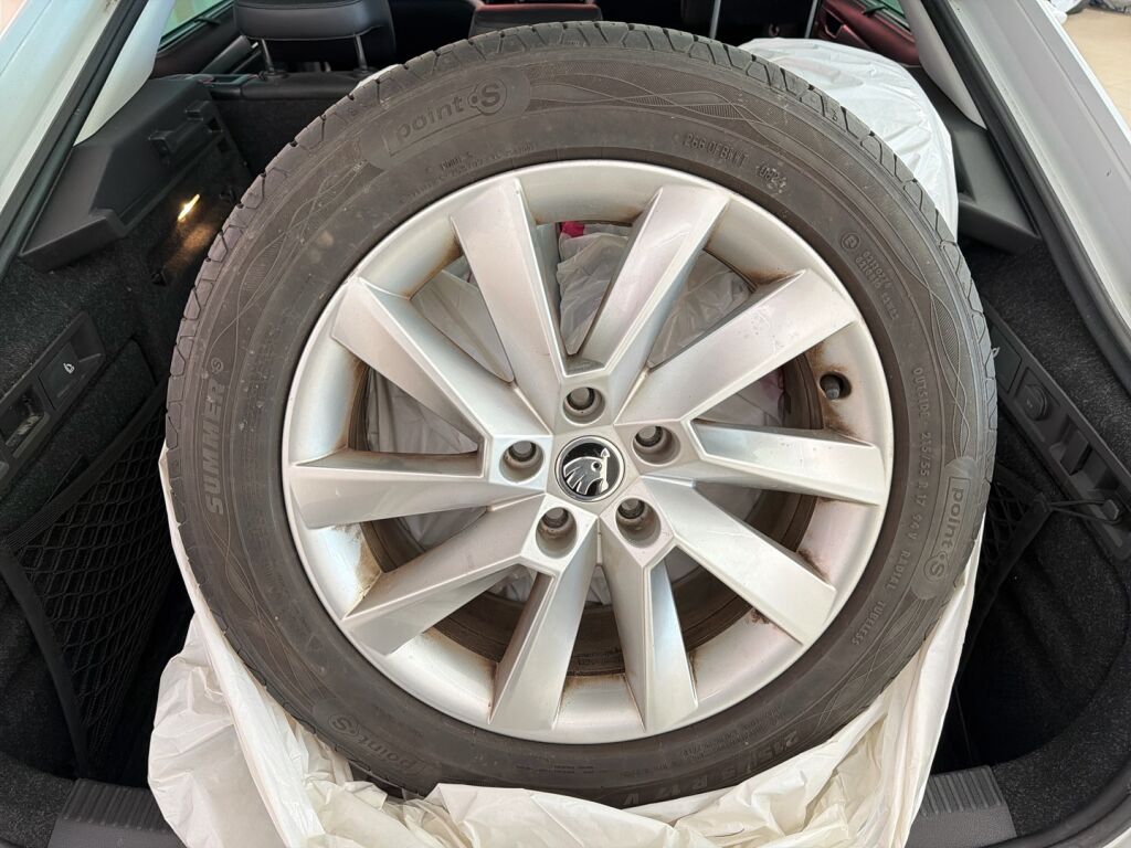 Skoda Superb 2018 Valkoinen